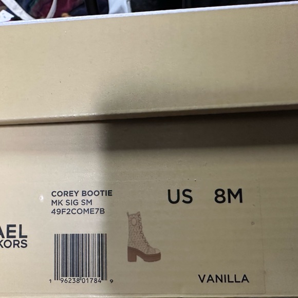 Michael Kors Corey Bootie 8M - Picture 6 of 6